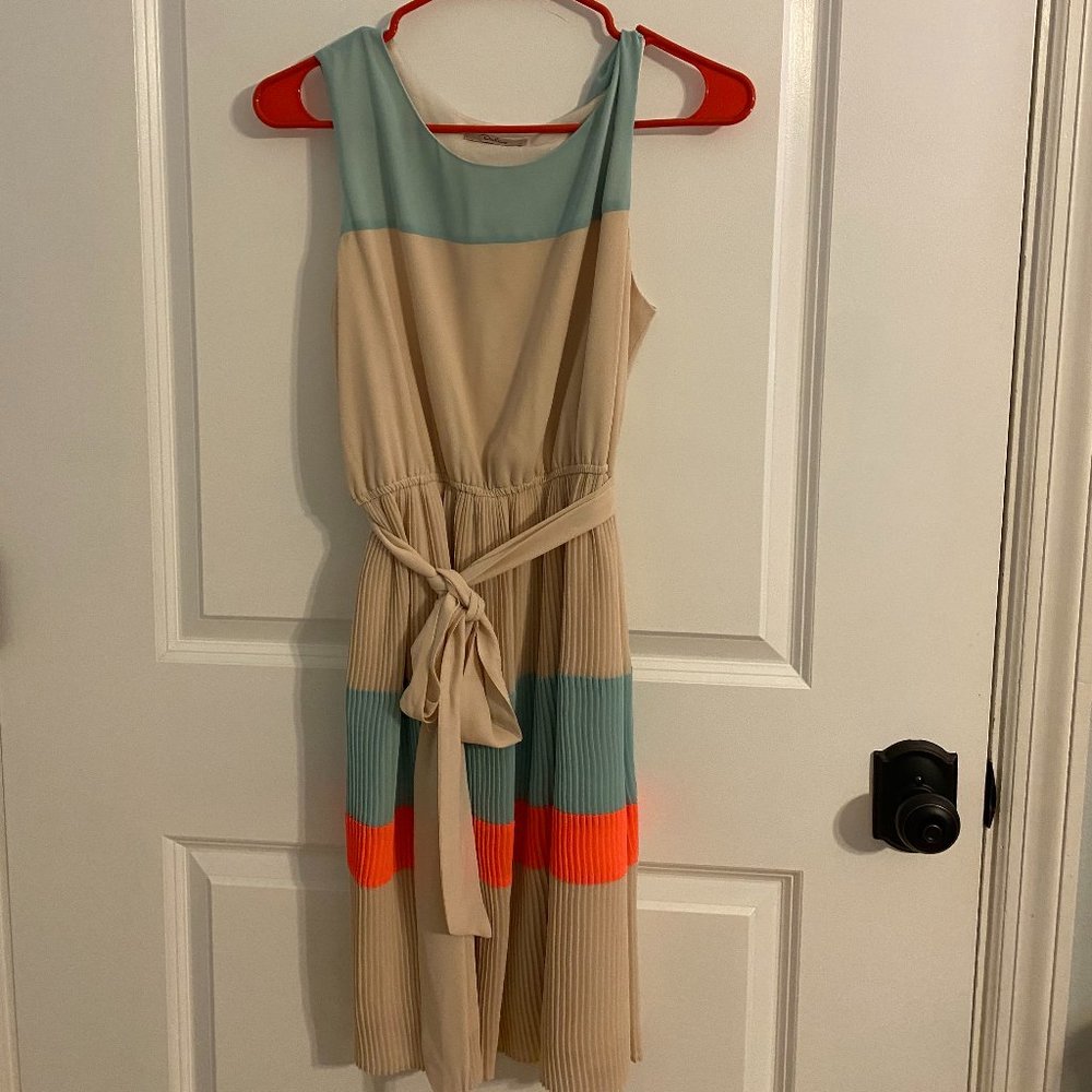 Darling Pleated Dress Tan Mint Size M
